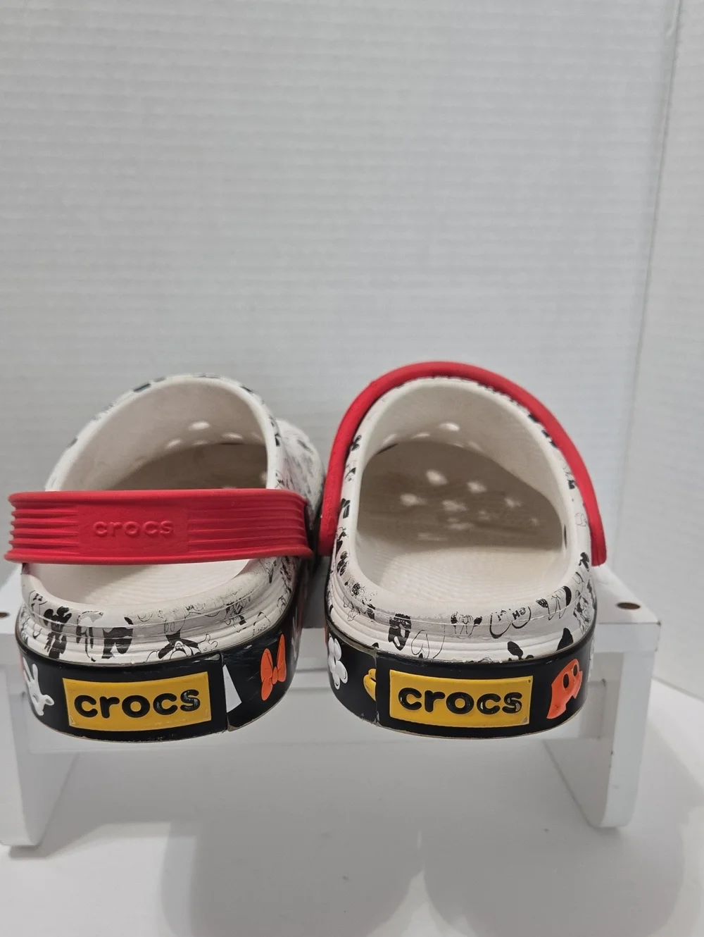 Crocs Mickey and Minnie Off Court Clog Shoes Junior's Sz J2 Disney Disneyland